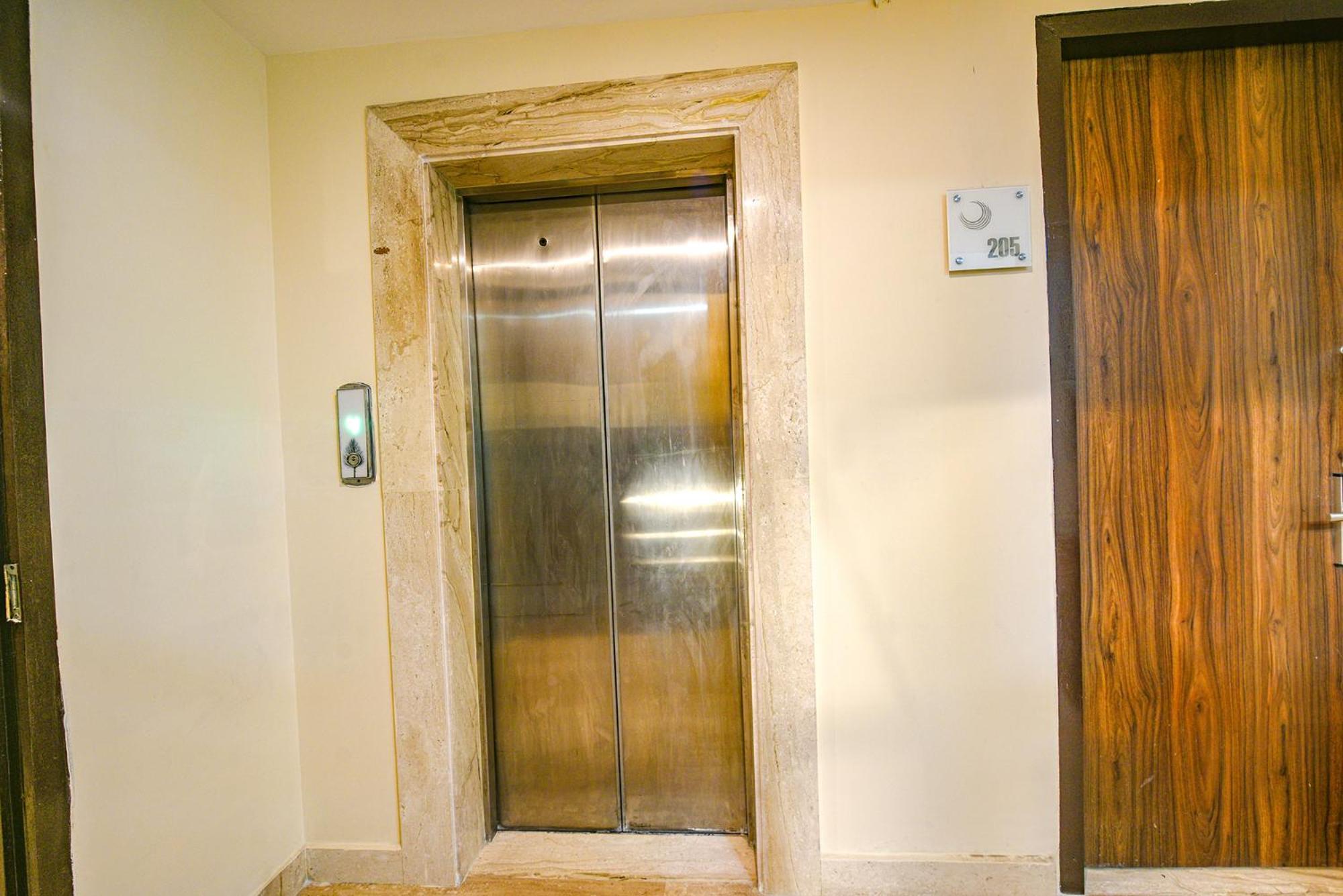 Fabhotel Aashraye New Delhi Exterior photo
